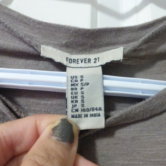 FOREVER 21 taupe distressed graphic print "I LIKE BOYS WHO ARE IN BANDS" t-shirt - Picture 6 of 6